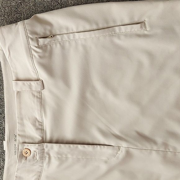 Ecru colored skort with zippered pockets - Picture 3 of 5